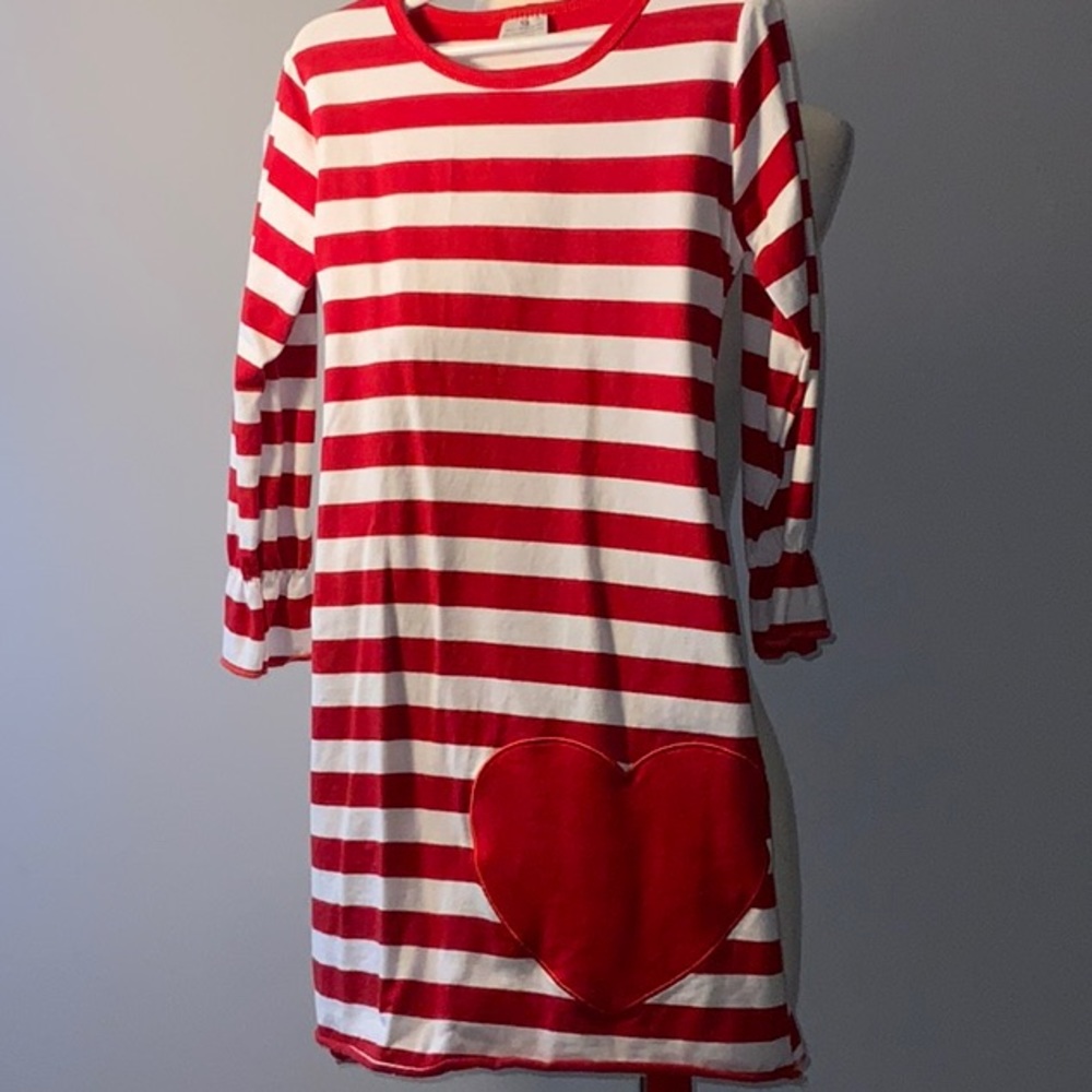 Girls heart Valentine’s dress